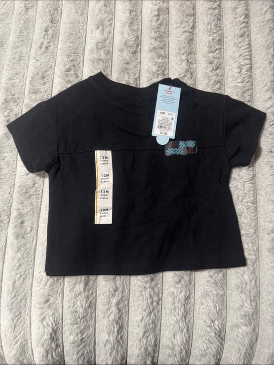 Cat & Jack Other - Cat & Jack Black Short Sleeve Baby Tee with Subtle Patch Detail Dinasour